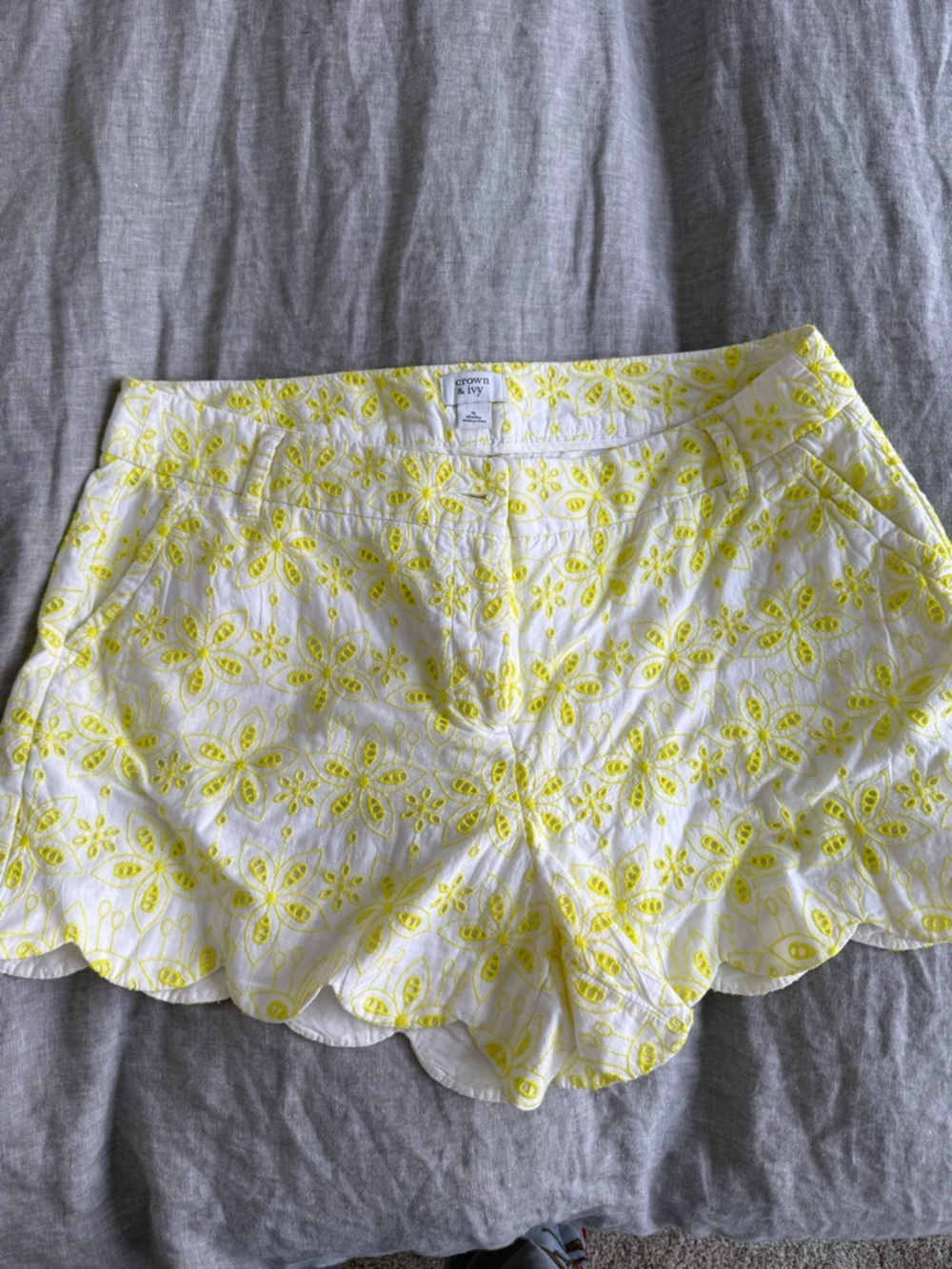 Crown & Ivy Yellow Floral Eyelet Scallop Hem Women's Shorts